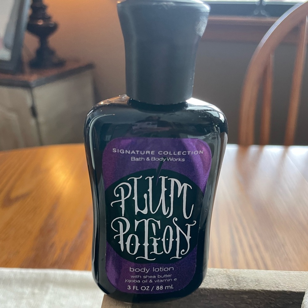 Bath & Body Works Plum Potion Body Lotion - Black and Purple. HTF